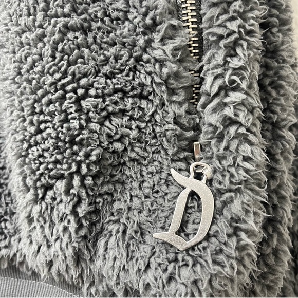 DISNEYLAND Grey Cozy & Fuzzy Drawstring Sherpa Joggers! - Picture 5 of 6